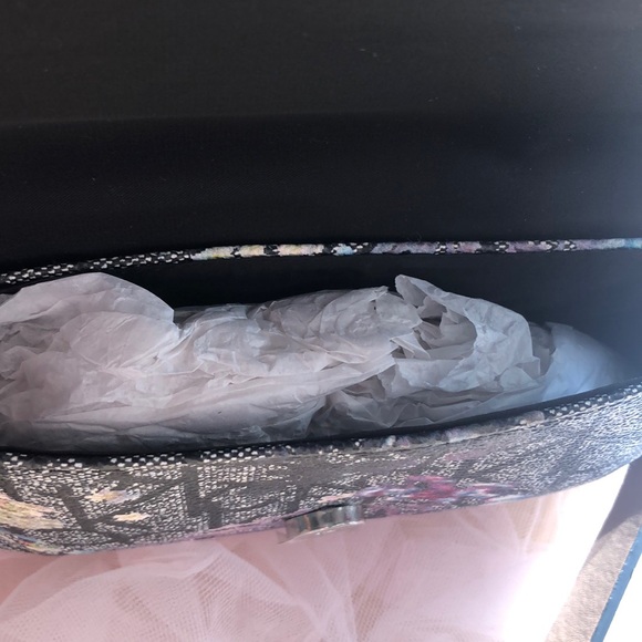 Brand New 🎉Calvin Klein Belt Bag “M” - Picture 6 of 8